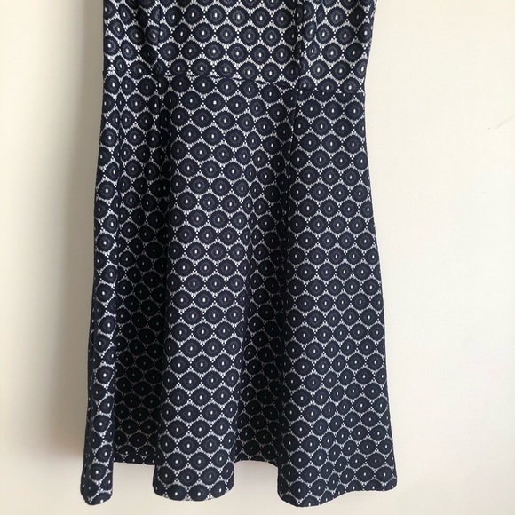 Women’s Fit and Flare Dress Size 6 - Picture 3 of 7